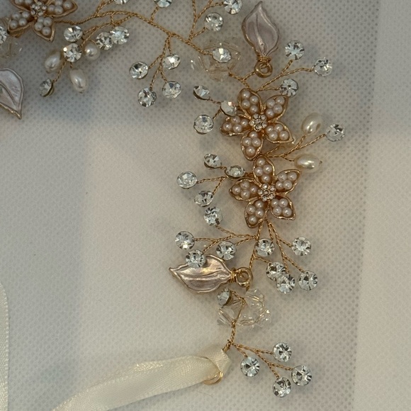 SWEETV Handmade Gold Flower Girl Headband – Pearl & Crystal Halo – NWT - Picture 4 of 14